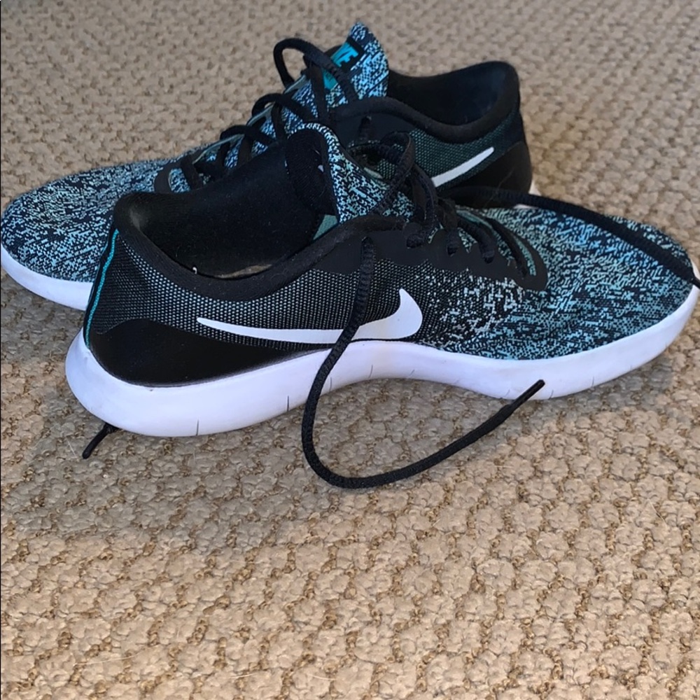 Women’s Nike flex contact shoes